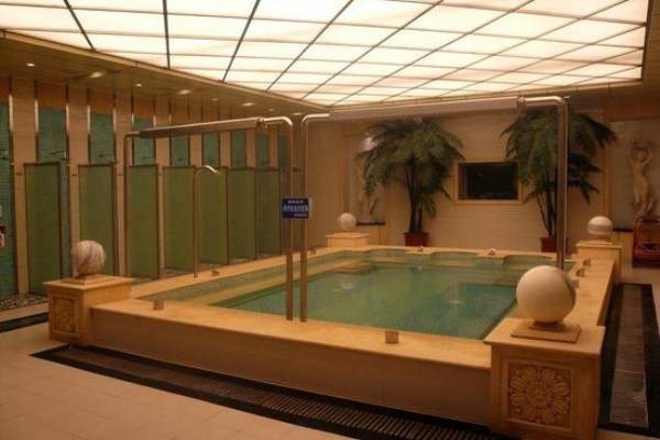 露台茗茶成都休闲必备(成都河边露天茶楼)